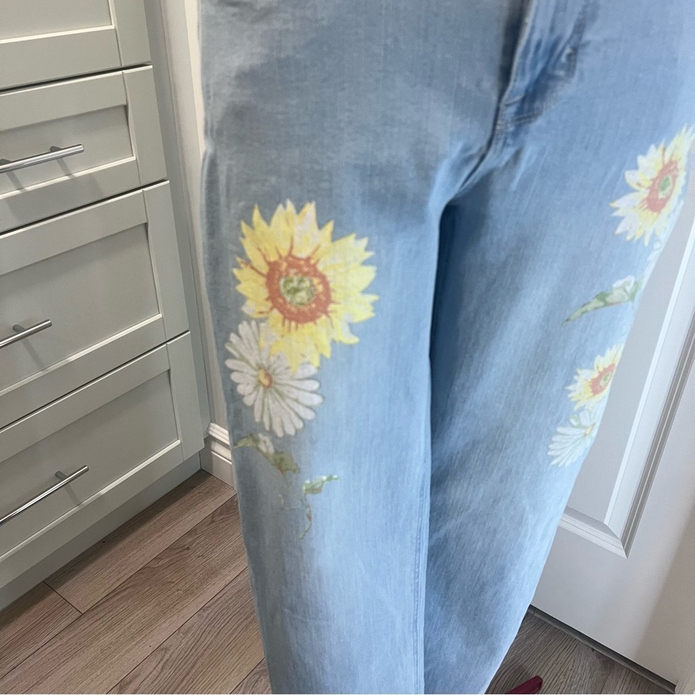 JORDACHE Boho Boyfriend Fit Daisy Jeans Yellow White Floral Light Blue Size 4 - Picture 2 of 16